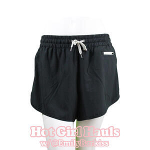 vuori | Women's | Clementine 4" Short 2.0 | Black | Large | New With Tags 💋